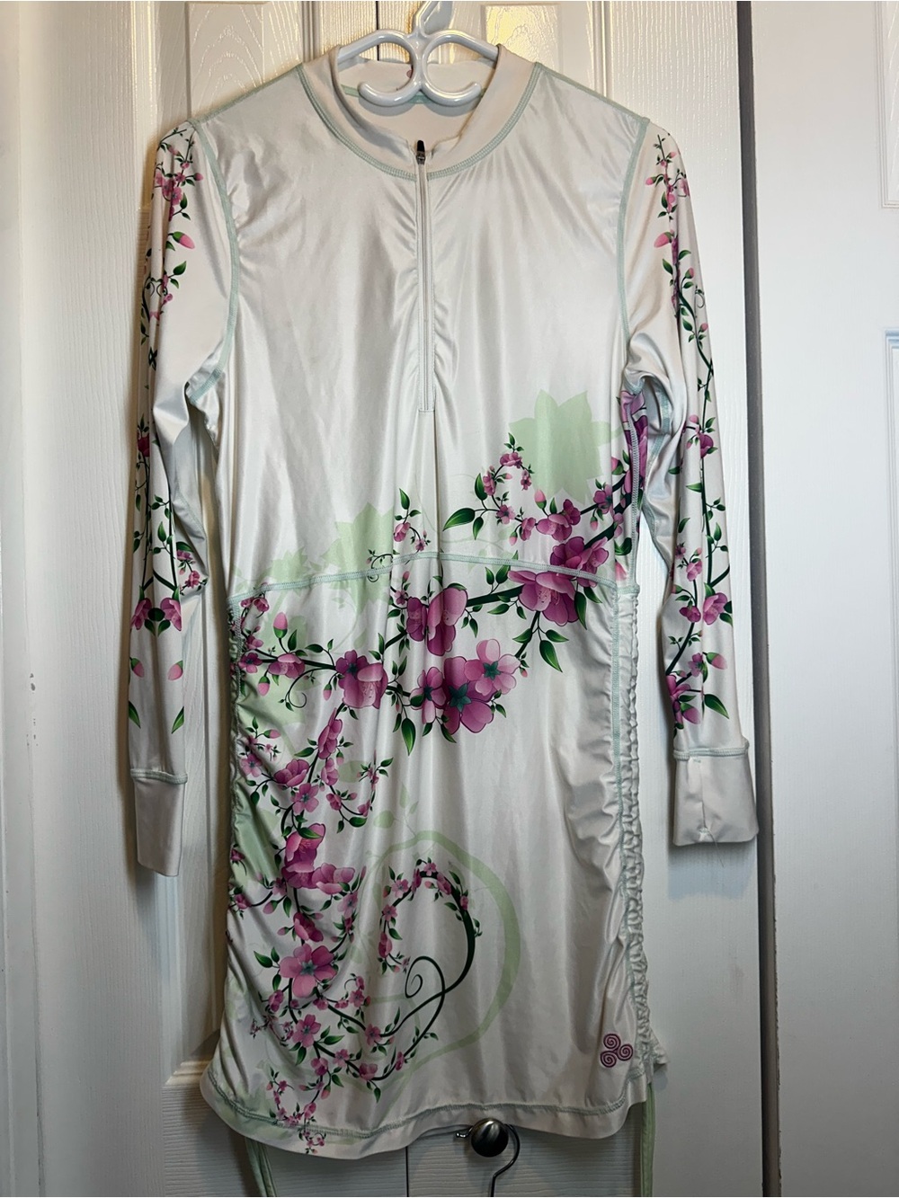Long-Sleeve woman’s Floral Rash Guard Dress in Cream Pink Blooms size S #100